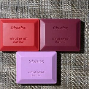 Glossier for kjanenny25
Cloud, paint plush blush